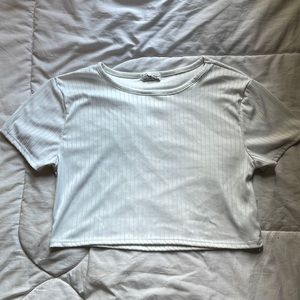 White crop tee